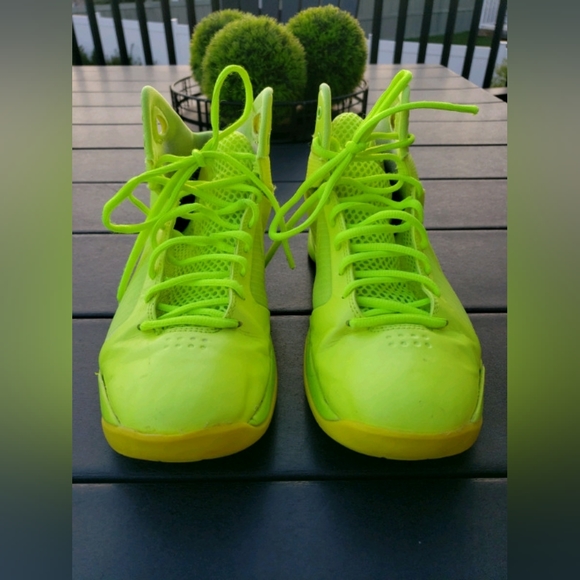 Nike HyperDunk Triple Volt Authentic Collectible - Picture 8 of 10